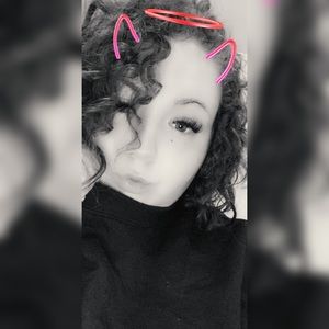 Meet your Posher, Deena